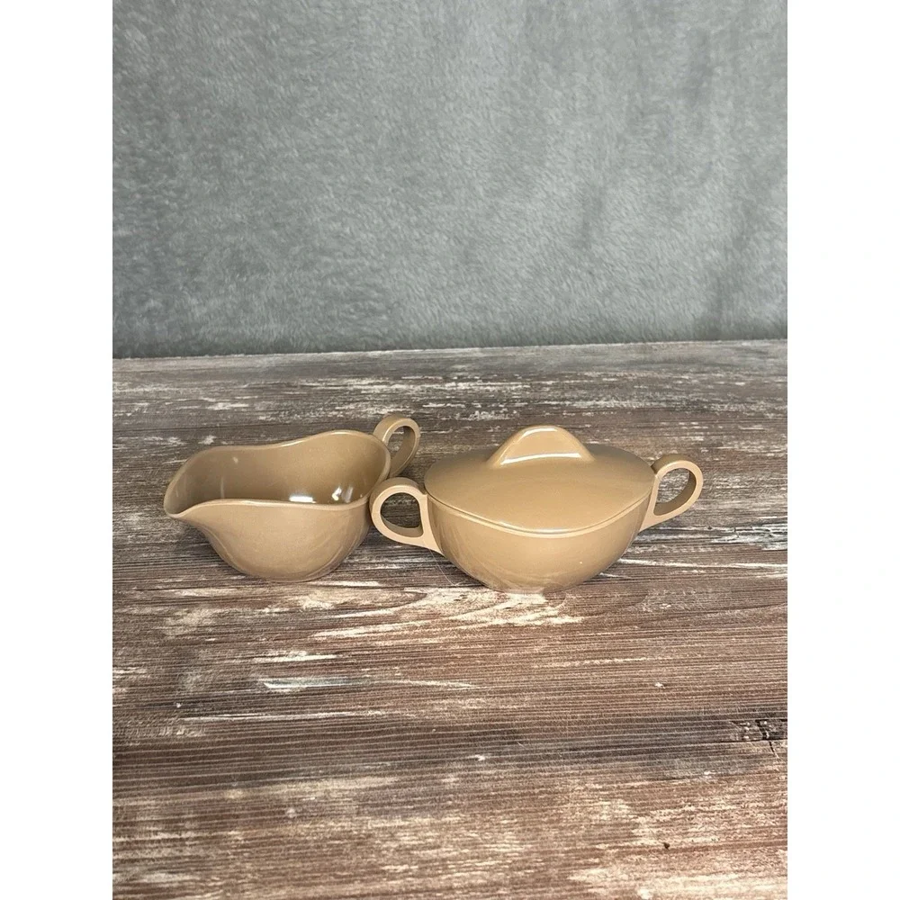 Melamine Vintage Retro Brown Lidded Creamer and Sugar Set 1950s‎